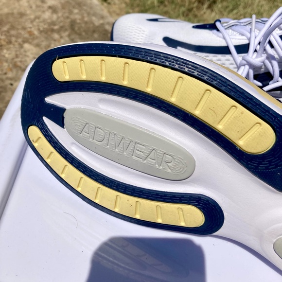 Adidas Alphaboost V1 NCAA pack - Picture 11 of 16